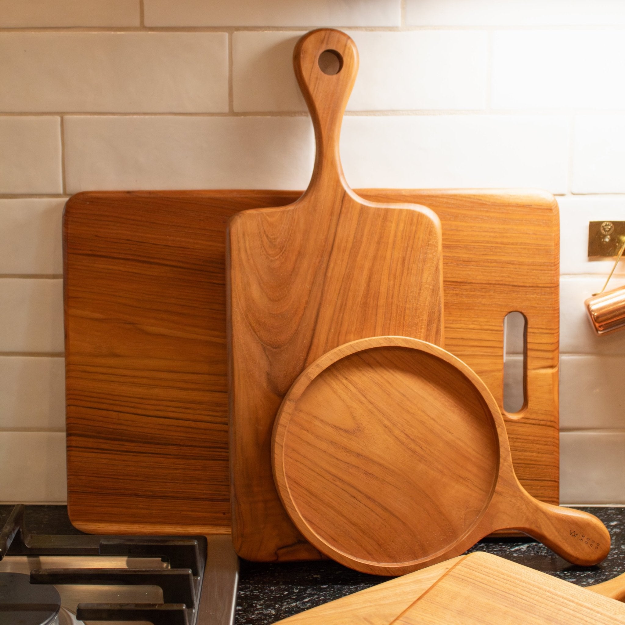 Teak Wood Round Board w/ Handle - Solange & Frances