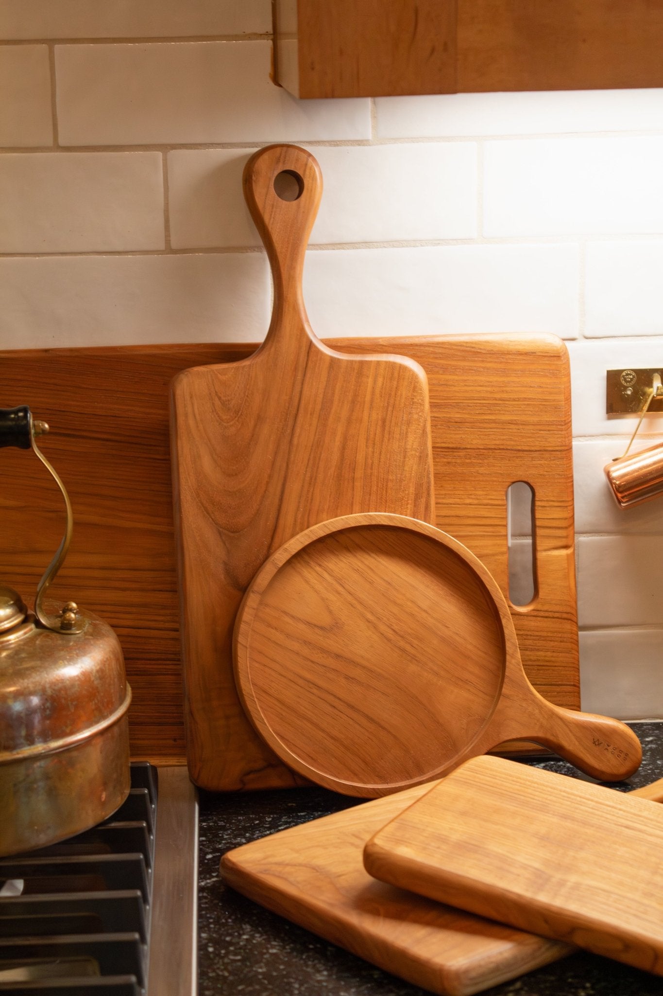 Teak Wood Round Board w/ Handle - Solange & Frances